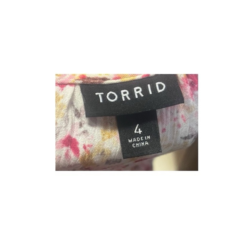 Torrid Washable Crinkle Gauze Ruffle‎ Tie Front Tank - Picture 5 of 9